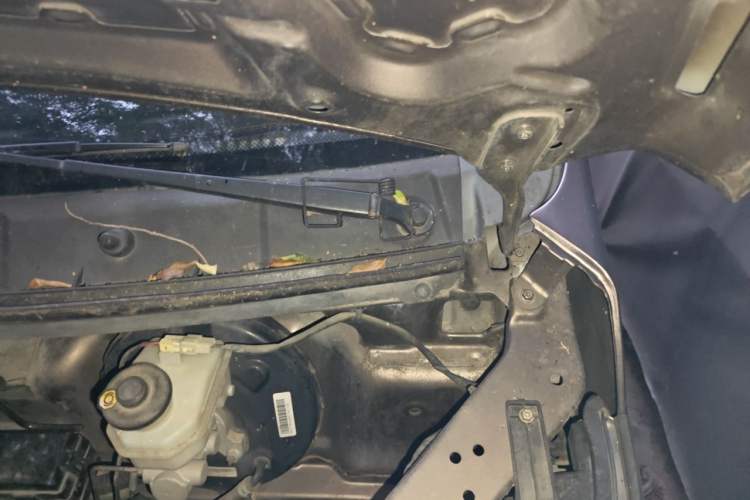 Used CHANGAN KAICHENG Ruixing M80 2014 1.5L Comfort Model 4G15S Engine Bay Left