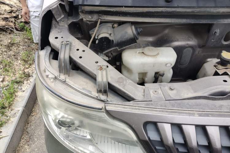 Used CHANGAN KAICHENG Ruixing M80 2014 1.5L Base Version (4-Seater) 4G15S Engine Bay Right