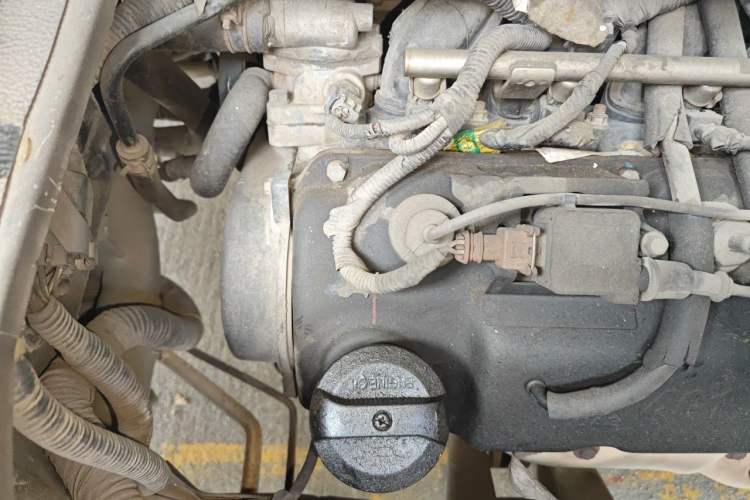 Used CHANGAN KAICHENG Ruixing M80 2014 1.5L Comfort Model 4G15S Engine Bay Right