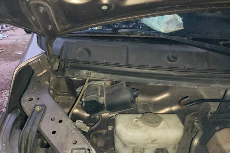 Used CHANGAN KAICHENG Ruixing M80 2014 1.5L Comfort Model 4G15S Engine Bay Right