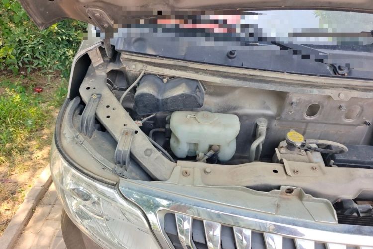 Used CHANGAN KAICHENG Ruixing M80 2014 1.5L Comfort Model 4G15S Engine Bay Right