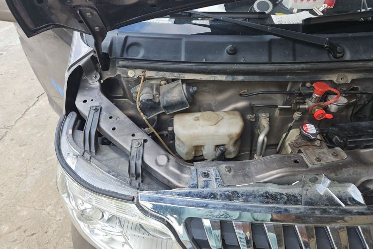 Used CHANGAN KAICHENG Ruixing M80 2014 1.5L CNG Standard Model 4G15S Engine Bay Right