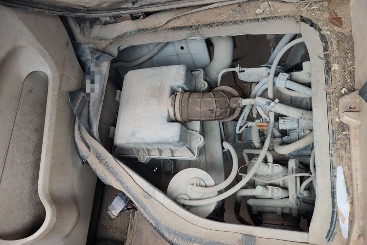 Used CHANGAN KAICHENG Ruixing M80 2014 1.5L Comfort Model 4G15S Engine Bay Right