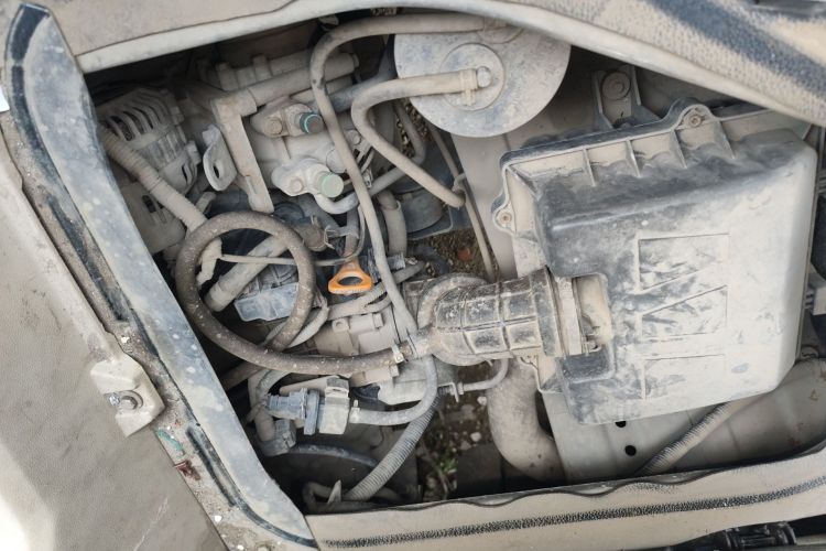 Used CHANGAN KAICHENG Ruixing M80 2014 1.5L Comfort Model 4G15S Engine Bay Right