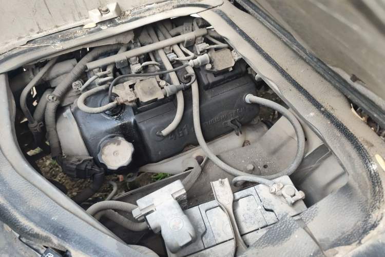 Used CHANGAN KAICHENG Ruixing M80 2014 1.5L Comfort Model 4G15S Engine Bay