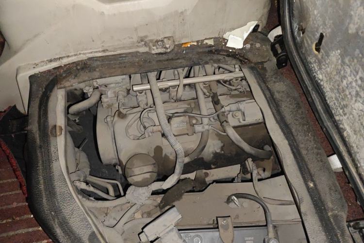 Used CHANGAN KAICHENG Ruixing M80 2014 1.5L Comfort Model 4G15S Engine Bay