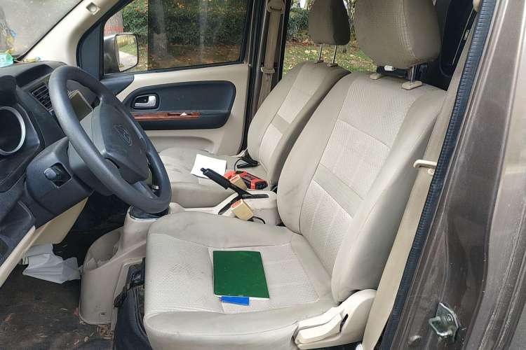 Used CHANGAN KAICHENG Ruixing M80 2014 1.5L Standard Version 4G15S Left Front Seat