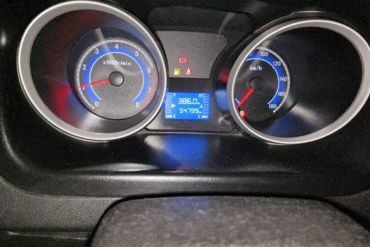 Used CHANGAN KAICHENG Ruixing M80 2014 1.5L Comfort Model 4G15S Odometer Close Up