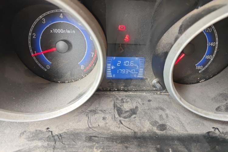 Used CHANGAN KAICHENG Ruixing M80 2014 1.5L Comfort Model 4G15S Odometer Close Up