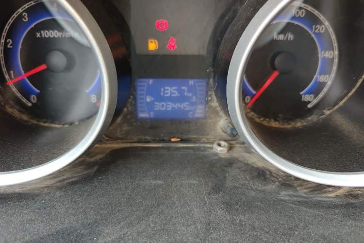 Used CHANGAN KAICHENG Ruixing M80 2014 1.5L Comfort Model 4G15S Odometer Close Up