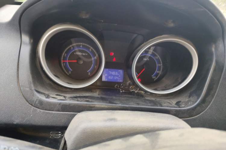Used CHANGAN KAICHENG Ruixing M80 2014 1.5L Comfort Model 4G15S Odometer Close Up