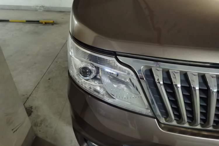 Used CHANGAN KAICHENG Ruixing M80 2014 1.5L Comfort Model 4G15S Right Front Headlight