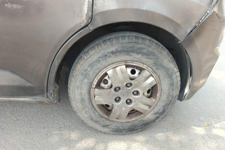 Used CHANGAN KAICHENG Ruixing M80 2014 1.5L Comfort Model 4G15S Right Front Wheel Hub