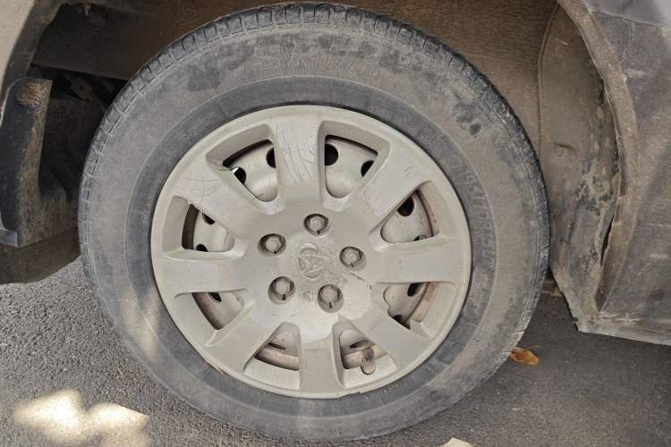 Used CHANGAN KAICHENG Ruixing M80 2014 1.5L CNG Classic Model 4G15S Right Front Wheel Hub