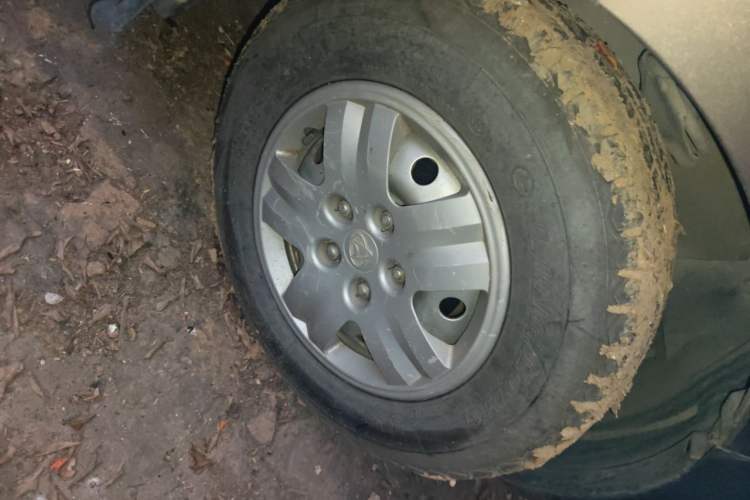 Used CHANGAN KAICHENG Ruixing M80 2014 1.5L Comfort Model 4G15S Right Front Wheel Hub