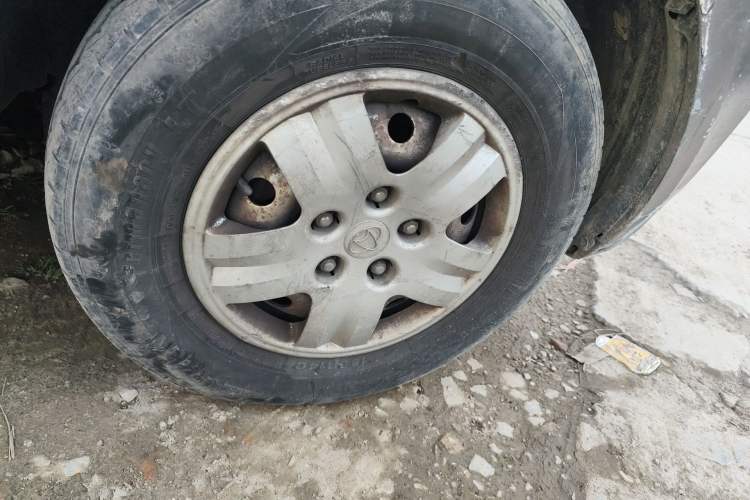 Used CHANGAN KAICHENG Ruixing M80 2014 1.5L Comfort Model 4G15S Right Front Wheel Hub
