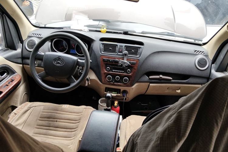 Used CHANGAN KAICHENG Ruixing M80 2014 1.5L CNG Base Version (4-Seater) 4G15S Center Console