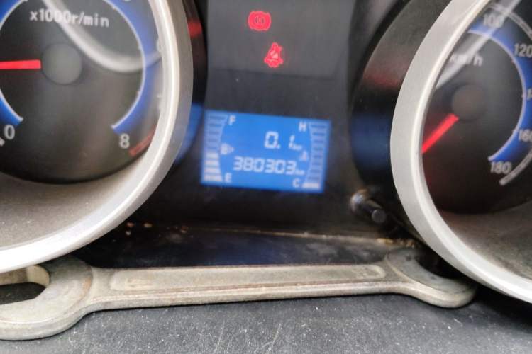 Used CHANGAN KAICHENG Ruixing M80 2014 1.5L CNG Base Version (4-Seater) 4G15S Odometer Close Up