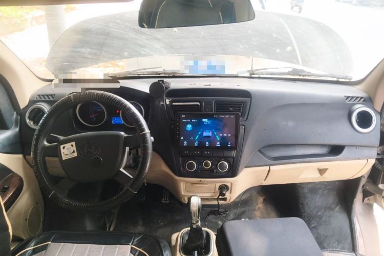 Used CHANGAN KAICHENG Ruixing M80 2014 1.5L Standard Version 4G15S Center Console