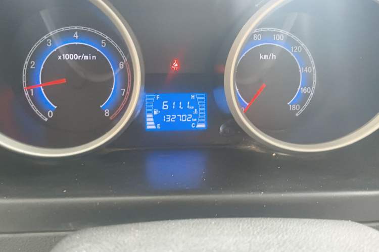 Used CHANGAN KAICHENG Ruixing M80 2014 1.5L Standard Version 4G15S Odometer Close Up
