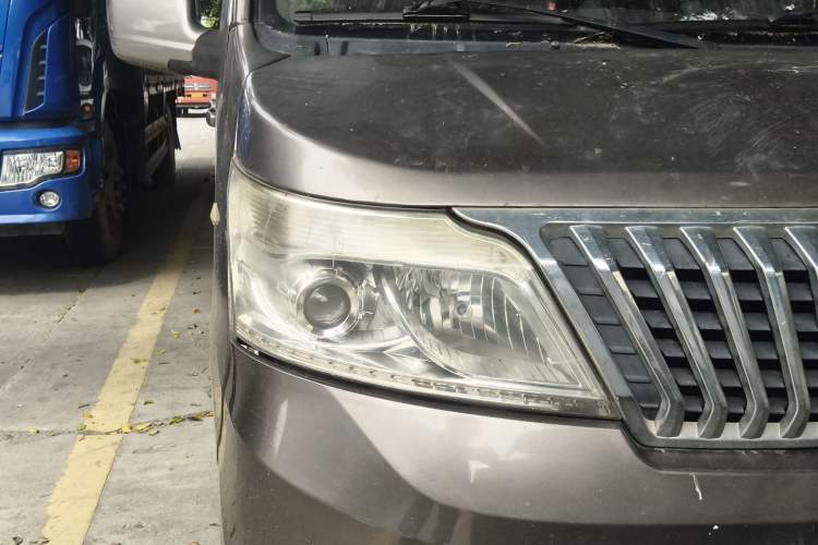Used CHANGAN KAICHENG Ruixing M80 2014 1.5L Standard Version 4G15S Right Front Headlight