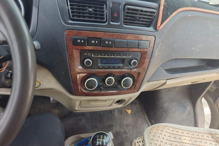 Used CHANGAN KAICHENG Ruixing M80 2014 1.5L Comfort Model 4G15S Audio And AC Panel