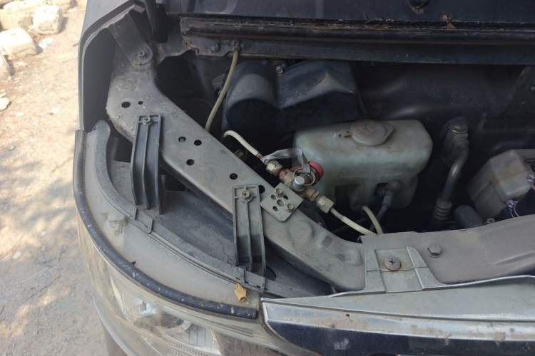 Used CHANGAN KAICHENG Ruixing M80 2014 1.5L Comfort Model 4G15S Engine Bay Right