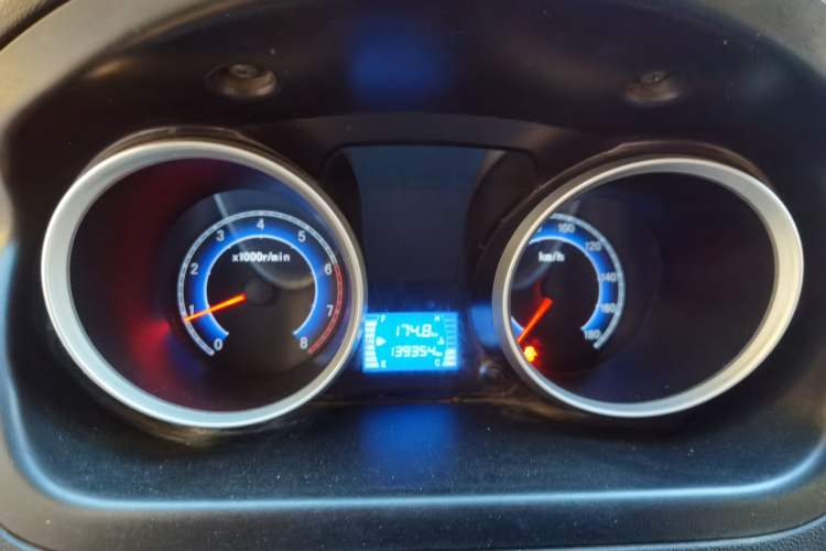 Used CHANGAN KAICHENG Ruixing M80 2014 1.5L Comfort Model 4G15S Instrument Cluster