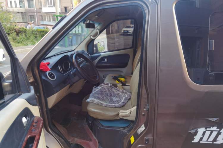 Used CHANGAN KAICHENG Ruixing M80 2014 1.5L Comfort Model 4G15S Left Front Seat
