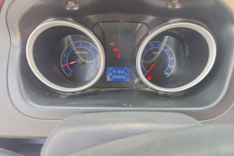Used CHANGAN KAICHENG Ruixing M80 2014 1.5L Comfort Model 4G15S Odometer Close Up