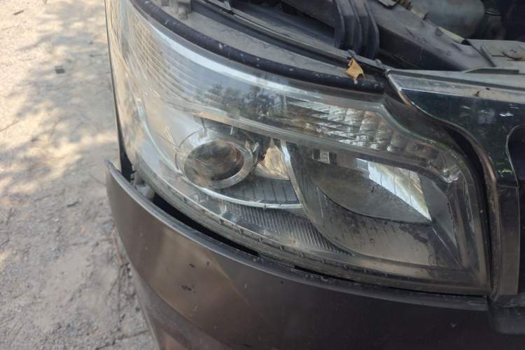 Used CHANGAN KAICHENG Ruixing M80 2014 1.5L Comfort Model 4G15S Right Front Headlight