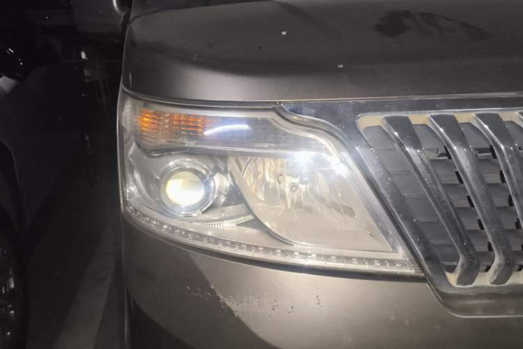 Used CHANGAN KAICHENG Ruixing M80 2014 1.5L CNG Comfort Model 4G15S Right Front Headlight