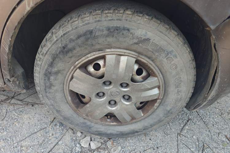 Used CHANGAN KAICHENG Ruixing M80 2014 1.5L Comfort Model 4G15S Right Front Wheel Hub