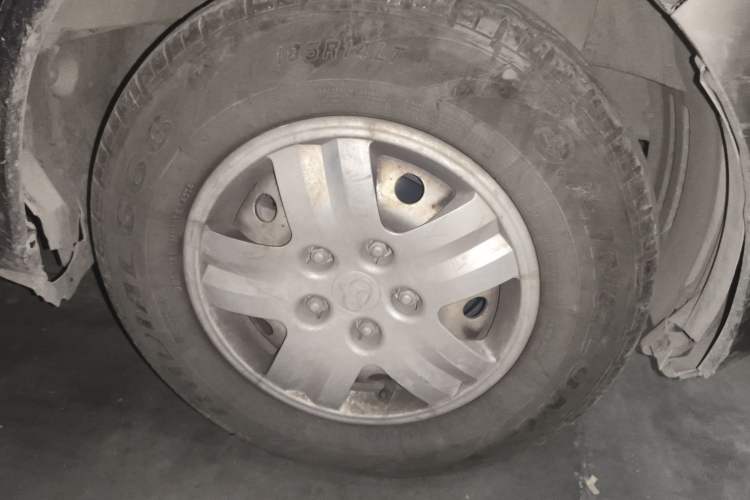 Used CHANGAN KAICHENG Ruixing M80 2014 1.5L CNG Comfort Model 4G15S Right Front Wheel Hub
