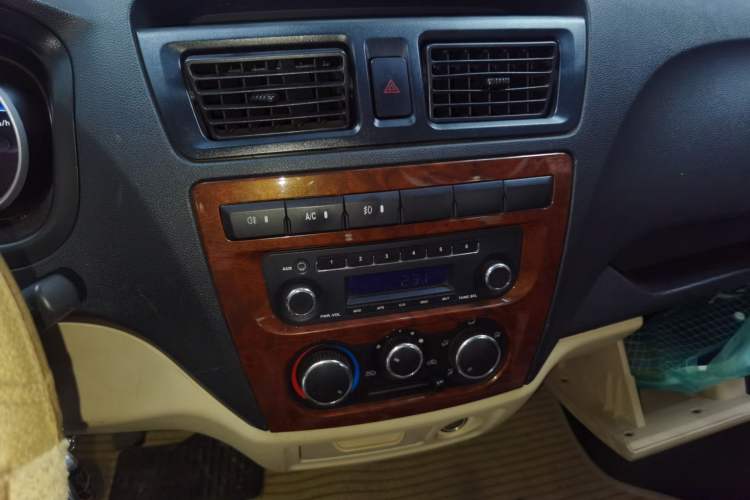 Used CHANGAN KAICHENG Ruixing M80 2014 1.5L Comfort Model 4G15S Audio And AC Panel
