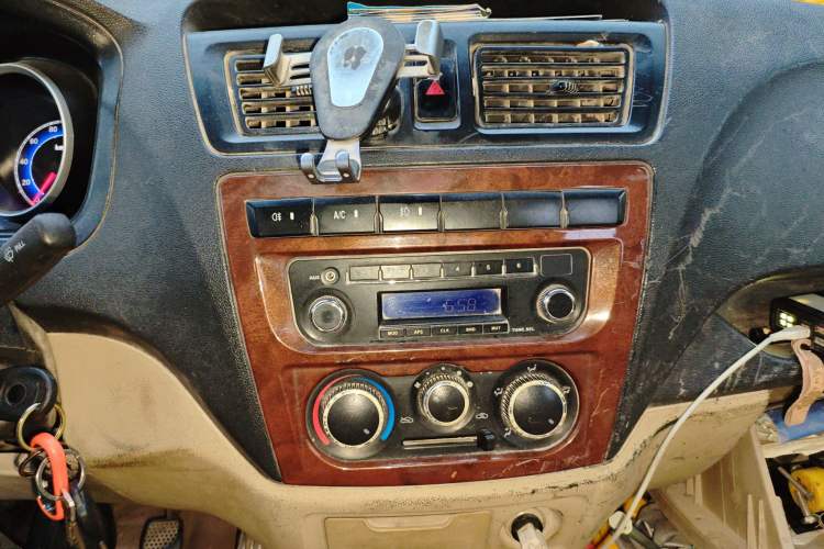 Used CHANGAN KAICHENG Ruixing M80 2014 1.5L Standard Version 4G15S Audio And AC Panel