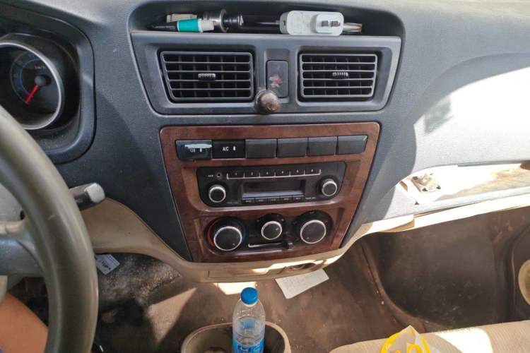 Used CHANGAN KAICHENG Ruixing M80 2014 1.5L Comfort Model 4G15S Audio And AC Panel