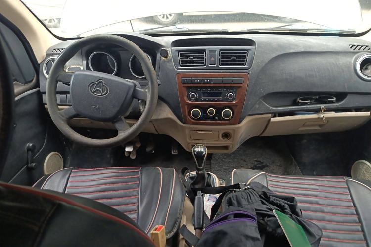 Used CHANGAN KAICHENG Ruixing M80 2014 1.5L CNG Classic Model 4G15S Center Console