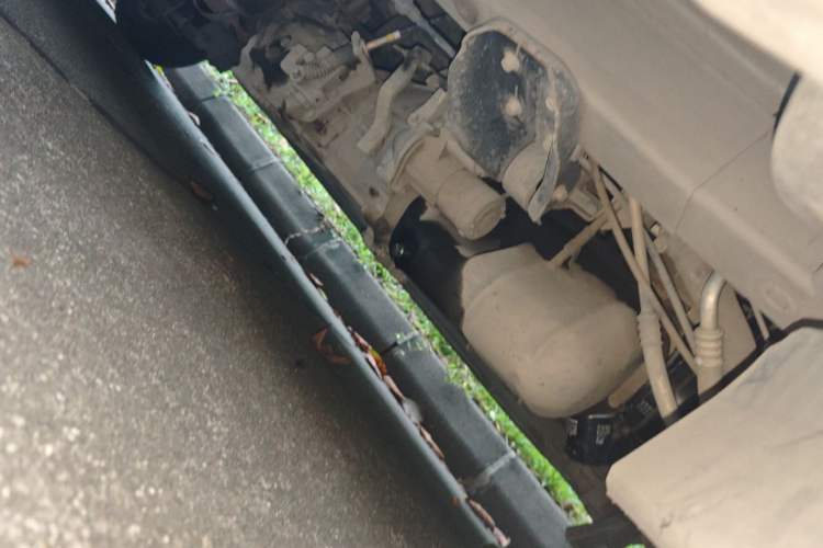 Used CHANGAN KAICHENG Ruixing M80 2014 1.5L CNG Standard Model 4G15S Chassis Front Right