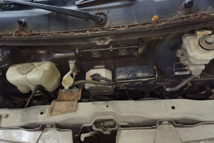Used CHANGAN KAICHENG Ruixing M80 2014 1.5L Comfort Model 4G15S Engine Bay