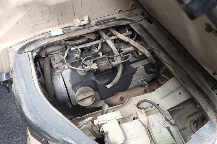 Used CHANGAN KAICHENG Ruixing M80 2014 1.5L CNG Classic Model 4G15S Engine Bay