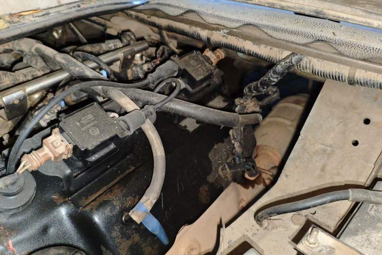 Used CHANGAN KAICHENG Ruixing M80 2014 1.5L Standard Version 4G15S Engine Bay Left