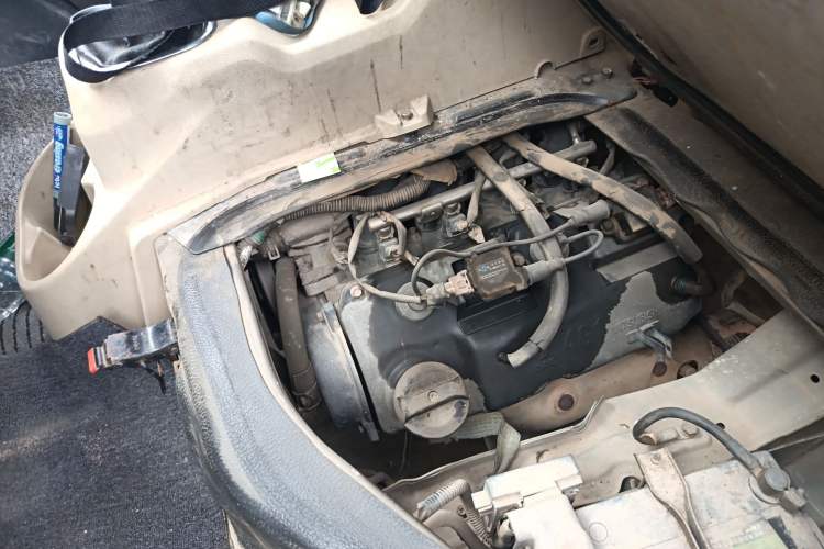 Used CHANGAN KAICHENG Ruixing M80 2014 1.5L CNG Classic Model 4G15S Engine Bay Right