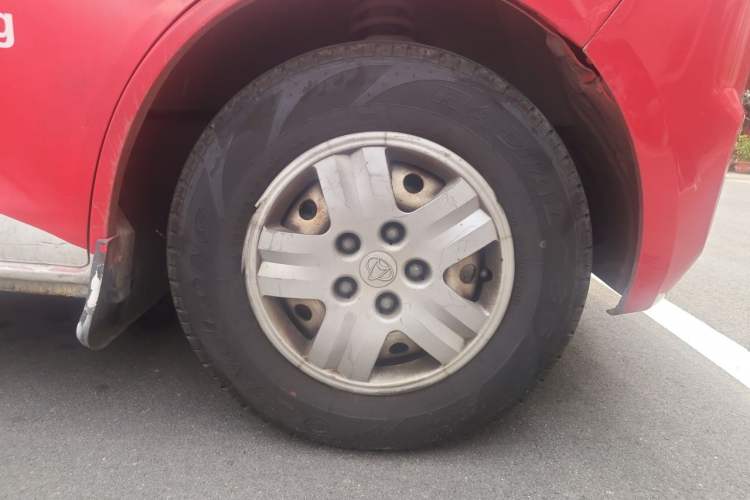 Used CHANGAN KAICHENG Ruixing M80  Right Front Wheel Hub