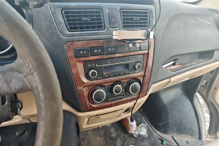 Used CHANGAN KAICHENG Ruixing M80 2014 1.5L Comfort Model 4G15S Audio And AC Panel