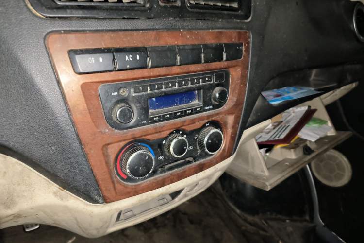 Used CHANGAN KAICHENG Ruixing M80 2014 1.5L Standard Version 4G15S Audio And AC Panel