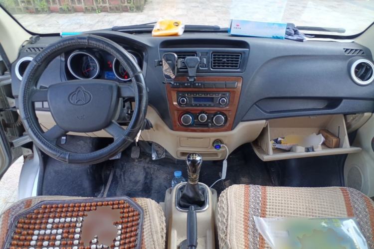 Used CHANGAN KAICHENG Ruixing M80 2014 1.5L Standard Version 4G15S Center Console