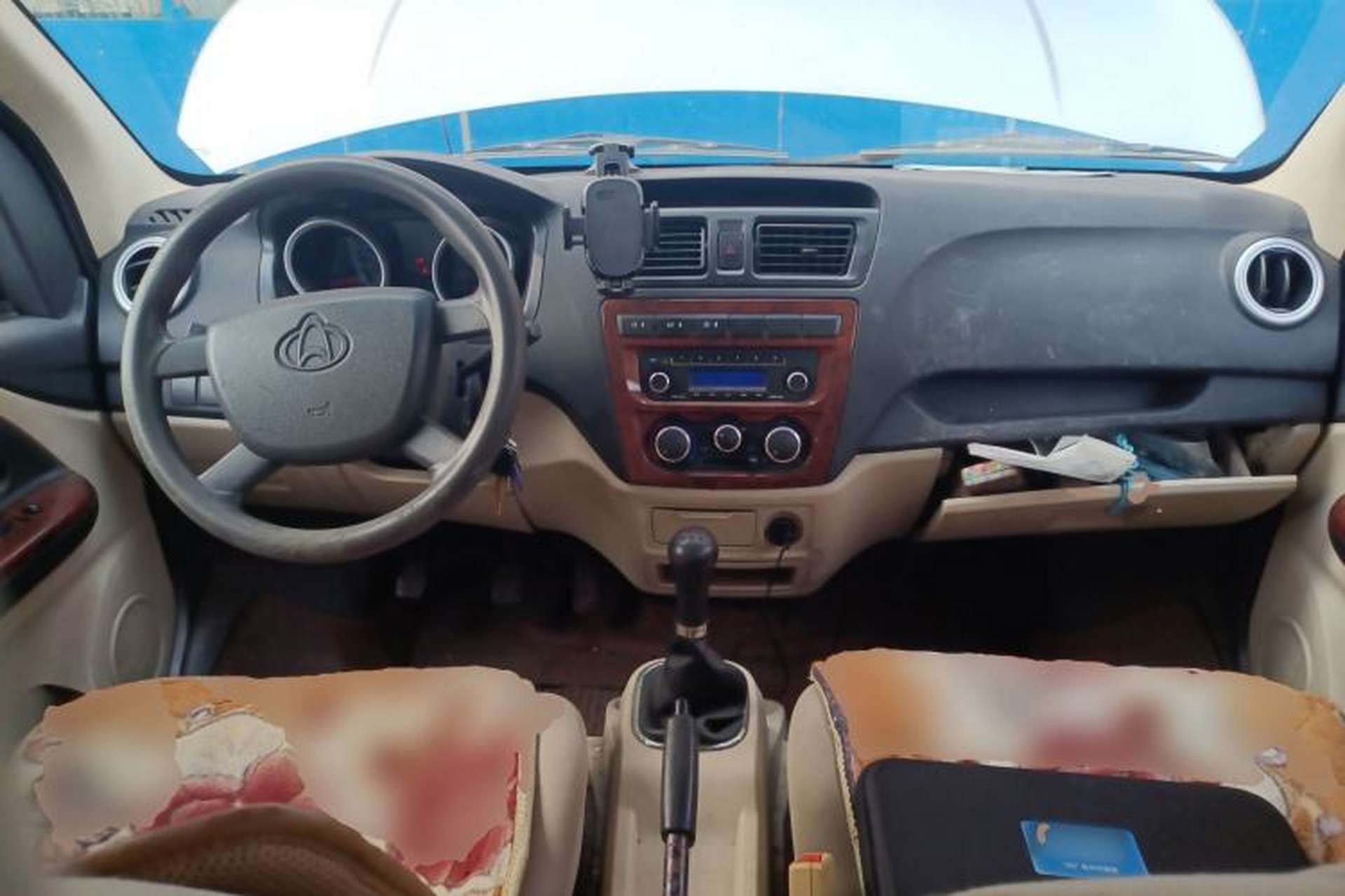 Used CHANGAN KAICHENG Ruixing M80 2014 1.5L Base Version (2 Seats) 4G15S Center Console
