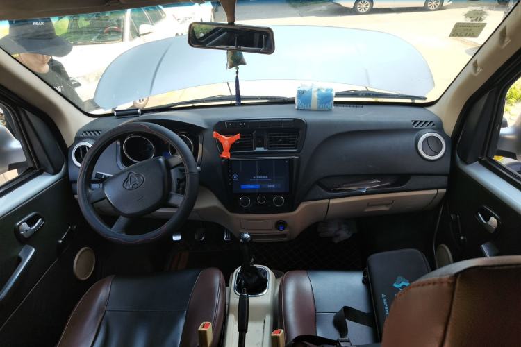 Used CHANGAN KAICHENG Ruixing M80 2014 1.5L Base Version (4-Seater) 4G15S Center Console