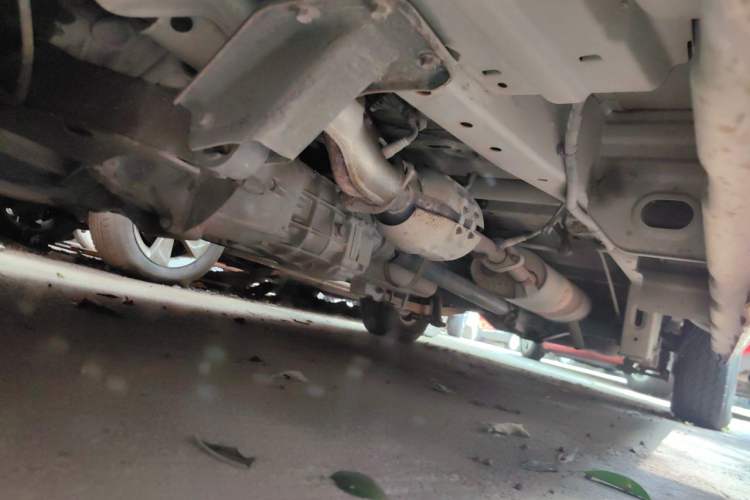 Used CHANGAN KAICHENG Ruixing M80 2014 1.5L CNG Standard Model 4G15S Chassis Front Left